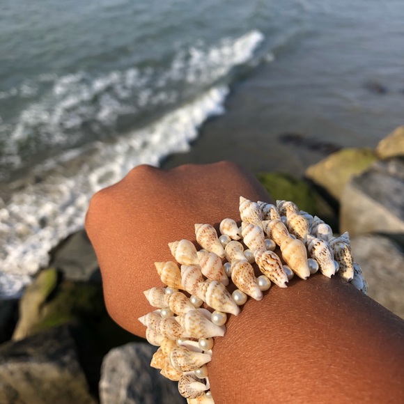 SeaShell & Pearl Triple Bangle Set - Picture 4 of 8
